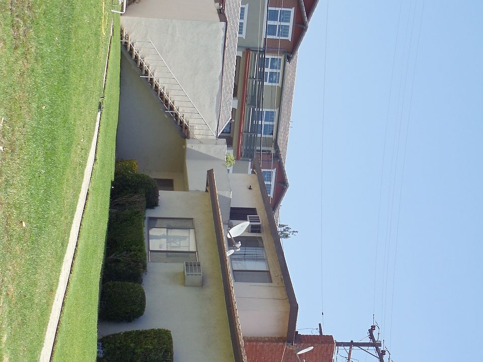 1st image of 2569 Hayes Dr