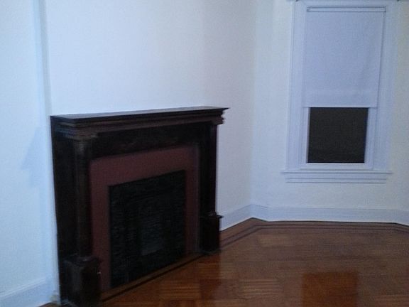 3rd image of 915 E 34th St