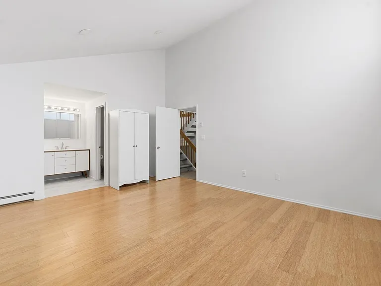 104 Ogden Ave #104 — Photo 13