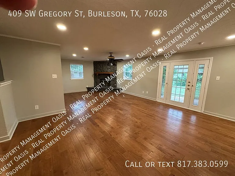 409 SW Gregory St — Photo 5