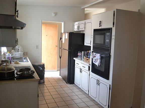 4th image of 312 Maxim St