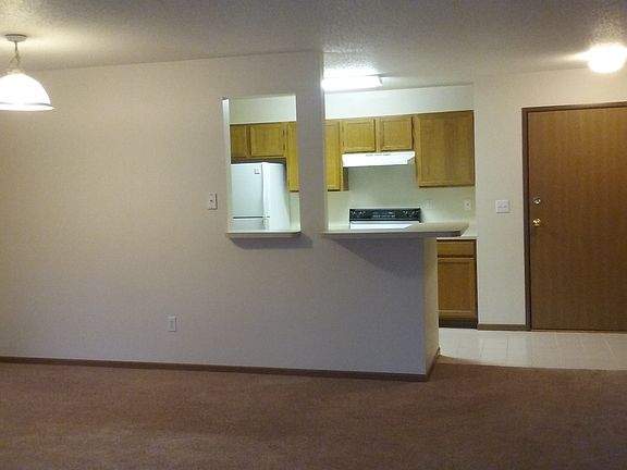 Dining Room & Kitchen