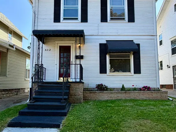 612 N Pine St, Lansing, MI 48933