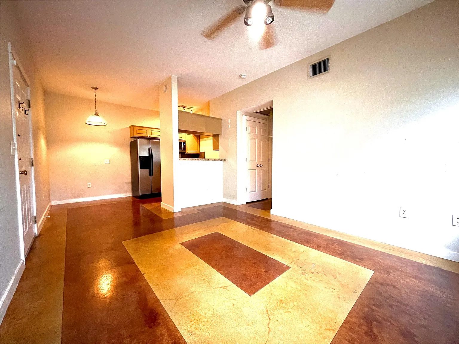2 bed, 1.0 bath, 828 sqft, $1,195 — Photo 4