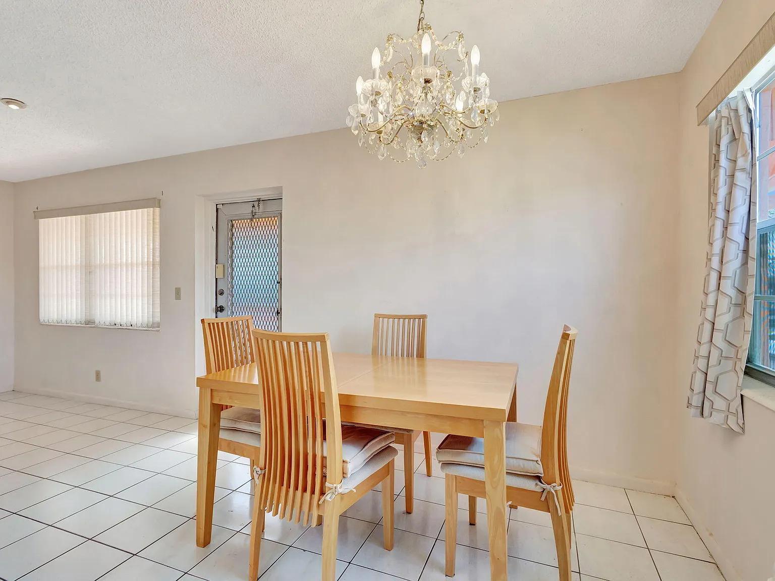 2 bed, 1.5 bath, 798 sqft, $1,350 — Photo 4
