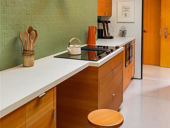 5th image of 1515 N Tigertail Rd