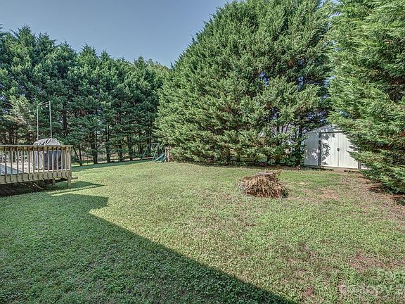 5th image of 1250 Laurel Woods Dr