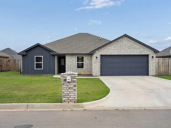 205 NW Sandstone Ave, Cache, OK 73527