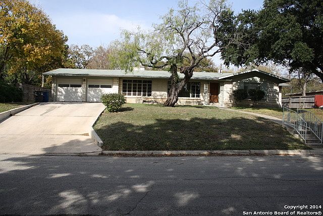 1st image of 207 Harriett Dr