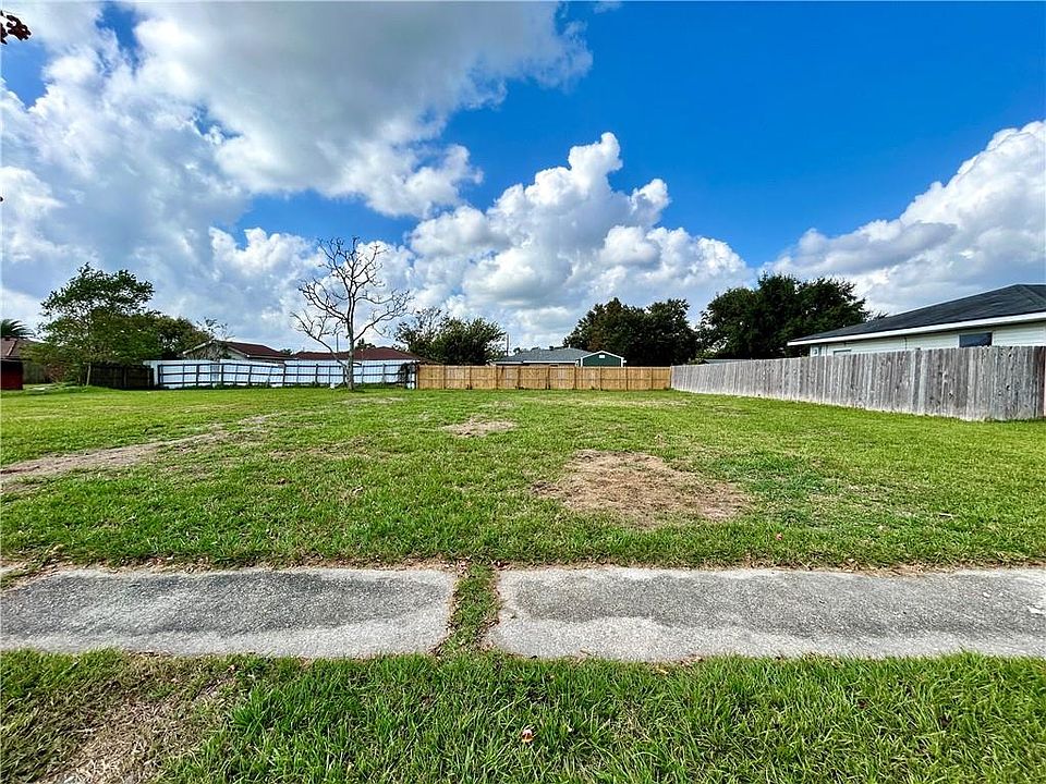 2nd image of 2208 E Christie Dr