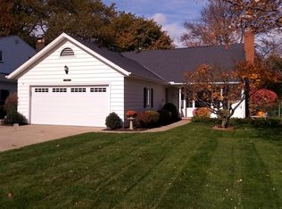 22318 Spencer Ln, Fairview Park, OH