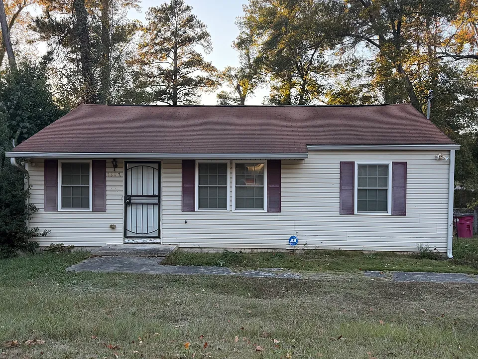 1207 Edna Pl