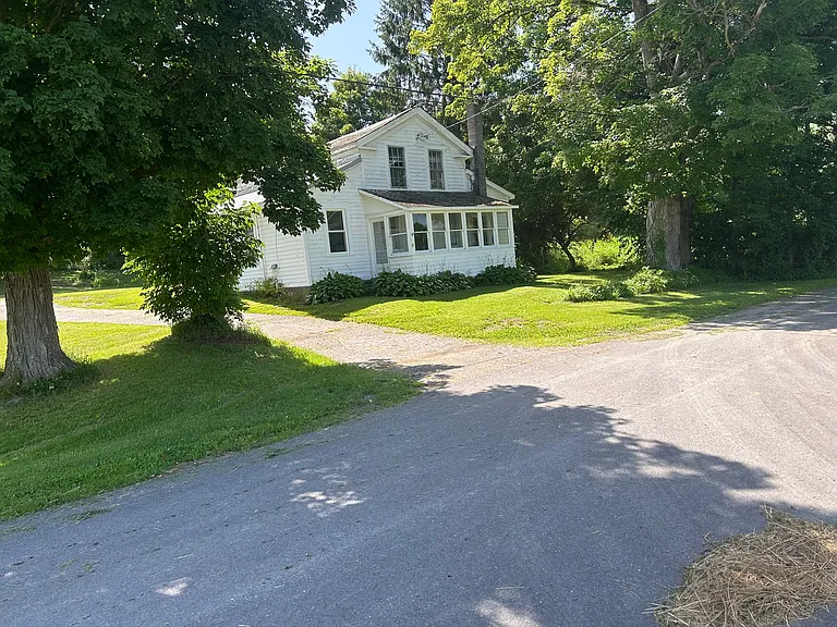 120 Coach Rd — Photo 1