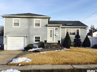 423 Broadway, Massapequa Park, NY 11762