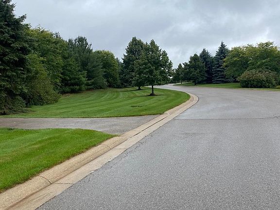 2nd image of 597 Madeira Dr