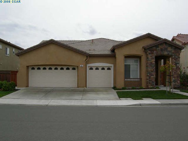 1st image of 84 Peacock Cir