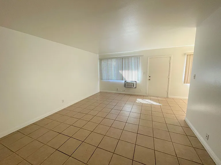 217 Sespe Ave #A-B — Photo 4