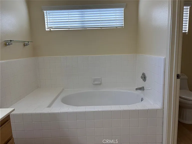 7515 Melvin Ave — Photo 9