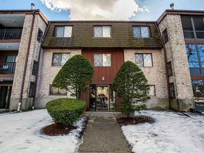 3 Greenbriar Dr APT 106, North Reading, MA, 01864