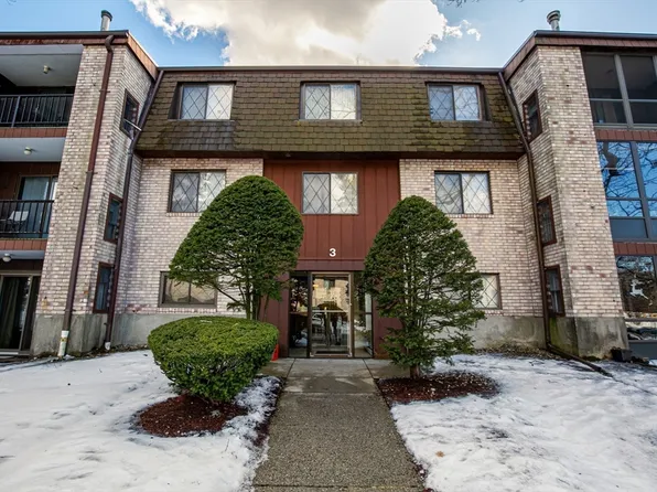 3 Greenbriar Dr APT 106, North Reading, MA 01864