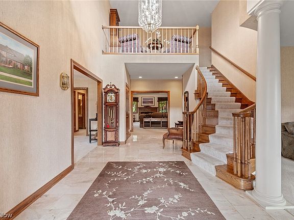 2nd image of 547 Meadow Ln