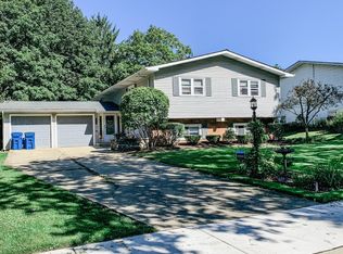 1006 Kimberly Way, Lisle, IL 60532