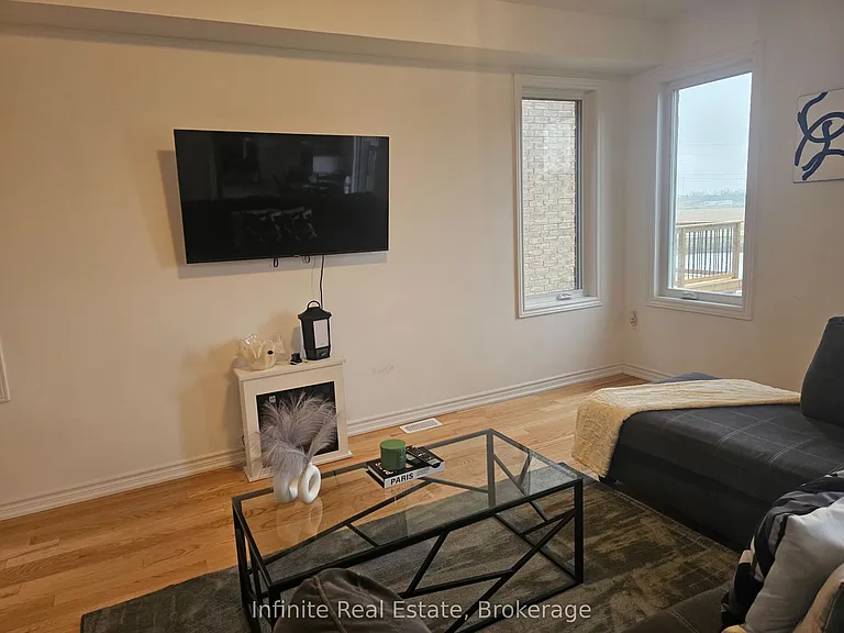 14 Doc Lougheed Ave — Photo 26