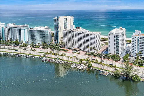 5005 Collins Ave Photo 1