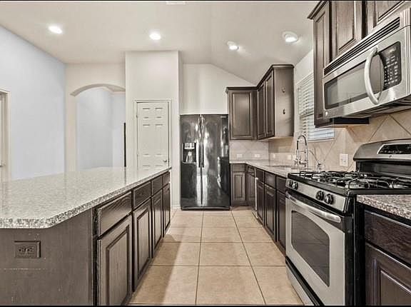 4th image of 20710 Rainmead Dr
