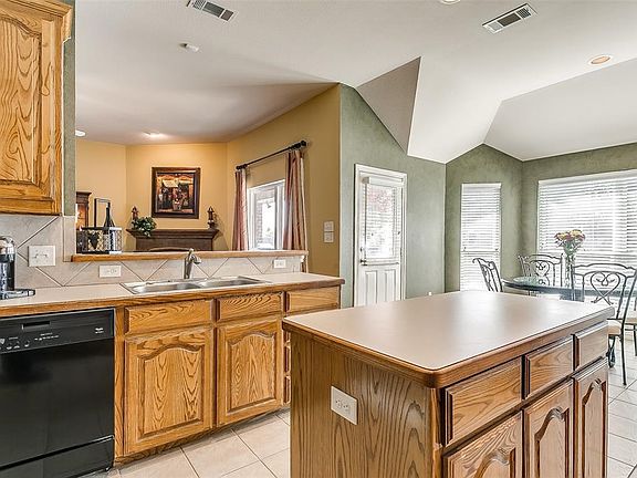 5th image of 2704 Gray Rock Dr