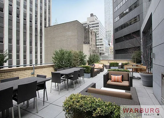 Sold by Warburg | media 18