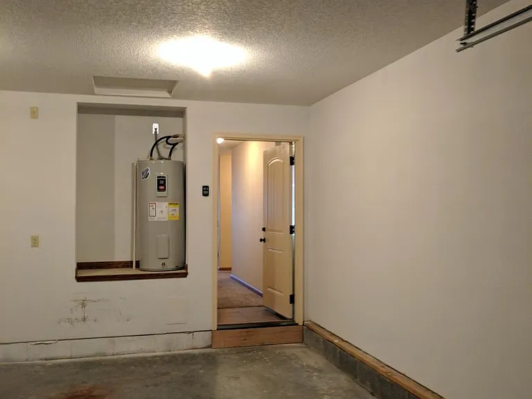 1014 W Aylor St — Photo 10