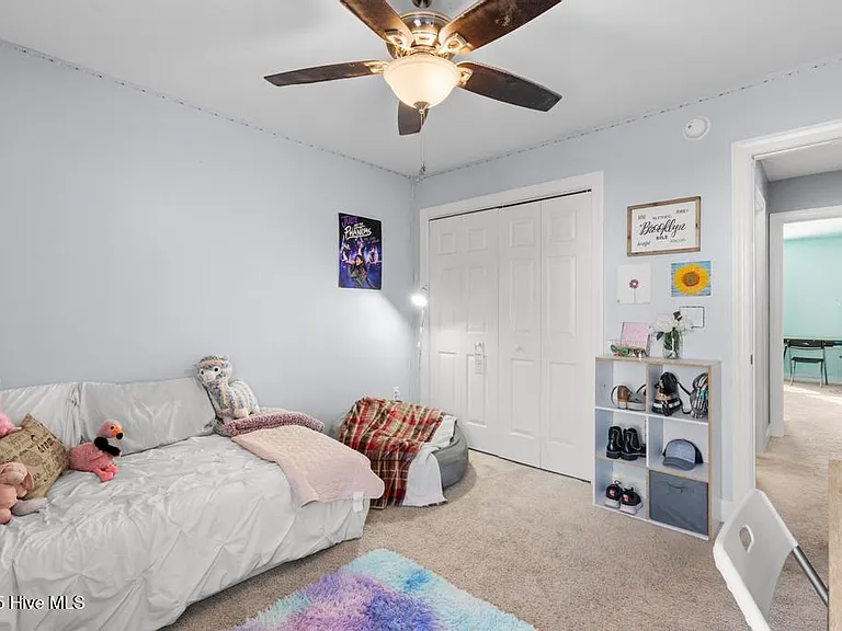 301 Pine Ridge Ln — Photo 12