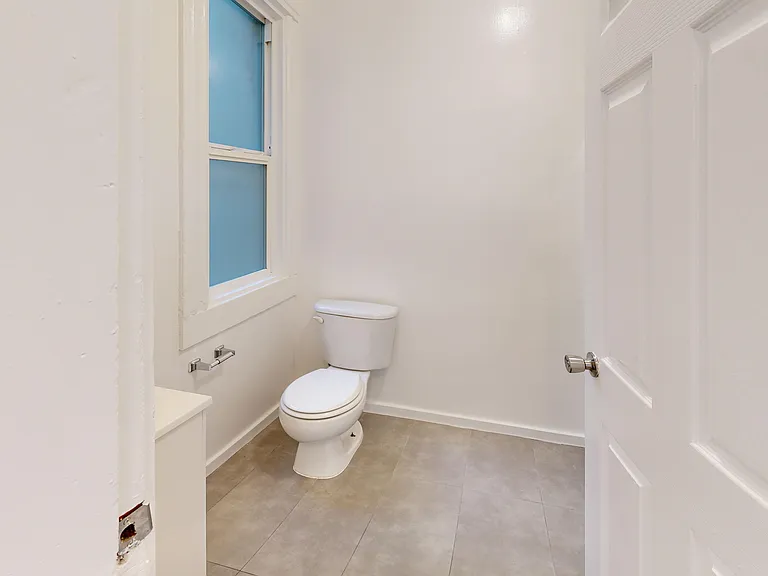 1301 Leavenworth Street — Photo 9