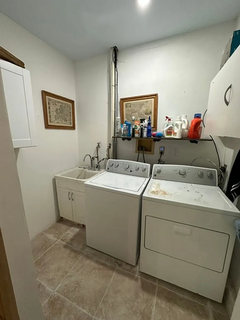 Large Furnished in-law- Fire Mountain — Photo 3