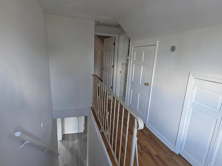 1029 E Blancke St — Photo 14