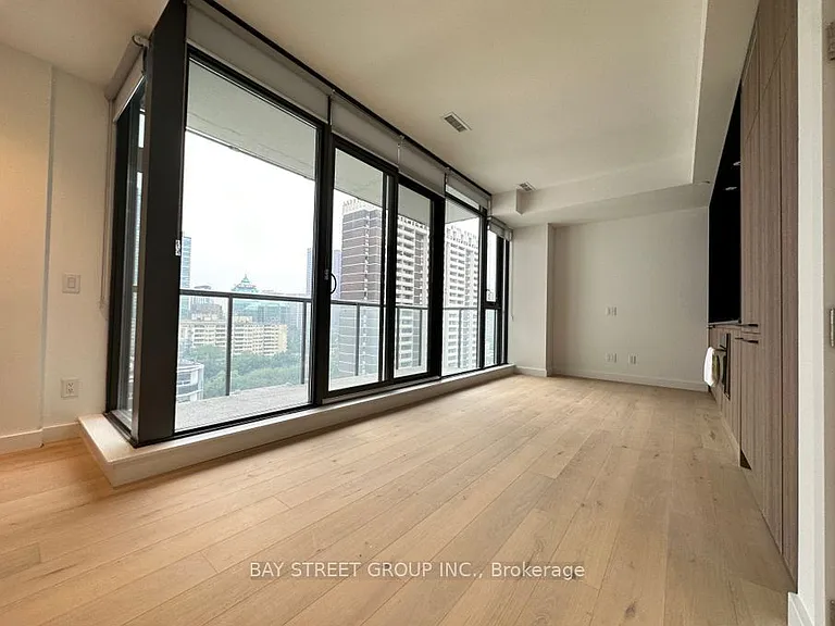 81 Wellesley St E #1408 — Photo 3