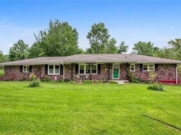 2400 W 103rd St, Leawood, KS 66206