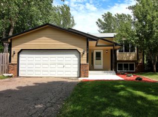 1800 Rio Loma Ln, Burnsville, MN 55337