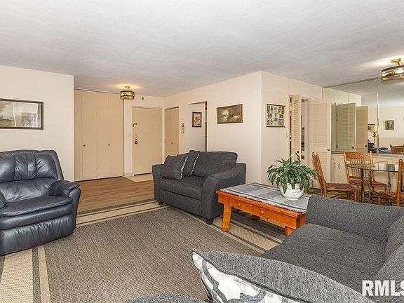 3rd image of 1800 7th St Unit 3C