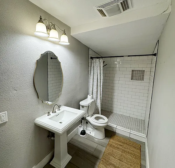 622 Potomac St — Photo 2
