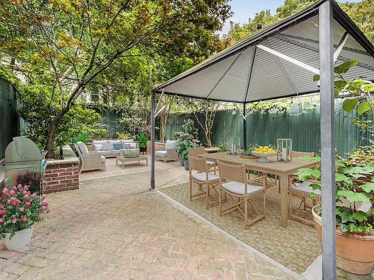 40 Berkeley Pl #1 — Photo 4