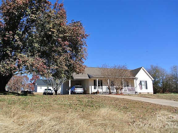 2nd image of 225 McDade Rd