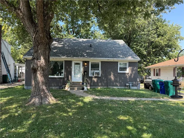 840 W Hazel Ave, Decatur, IL 62526