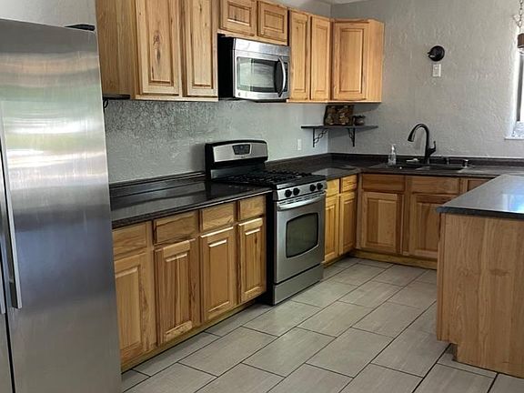 5th image of 318 Valencia Dr NE