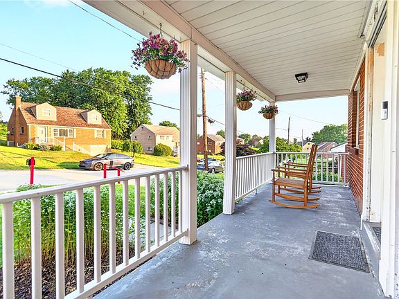 3rd image of 434 Regency Dr