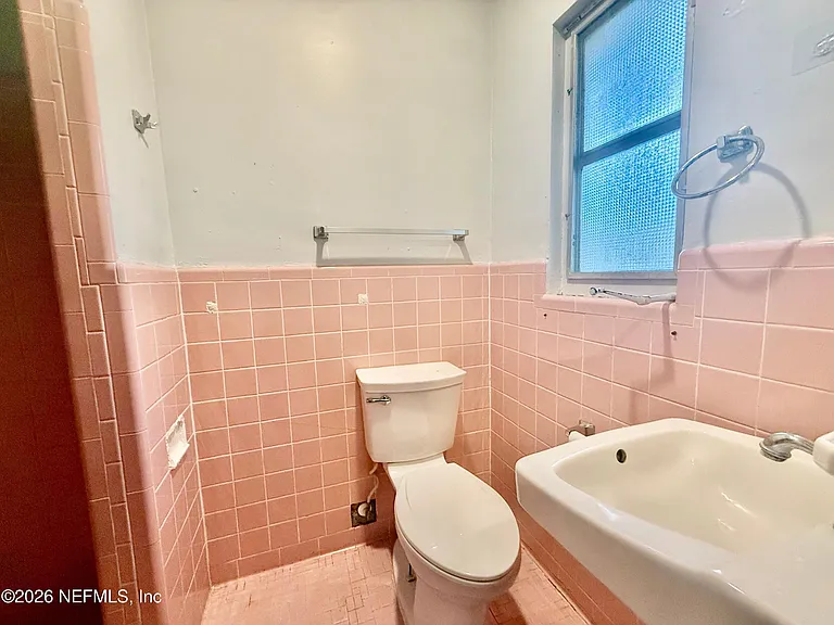 7118 Pellias Rd — Photo 14