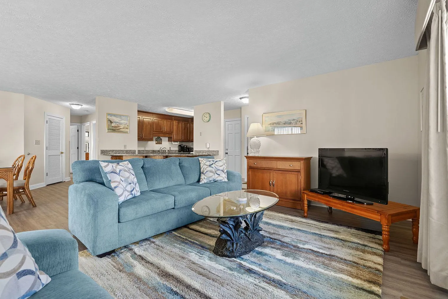2 bed, 2.0 bath, 1044 sqft, $3,288 — Photo 3