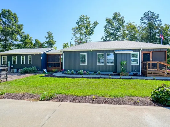319 Peachtree Rd, Boiling Springs, SC 29316