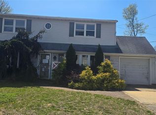 3680 Hilaire Way, Seaford, NY